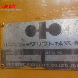 Xe nâng 06 tấn máy dầu KOMATSU FD60-2 # 10105 giá rẻ
