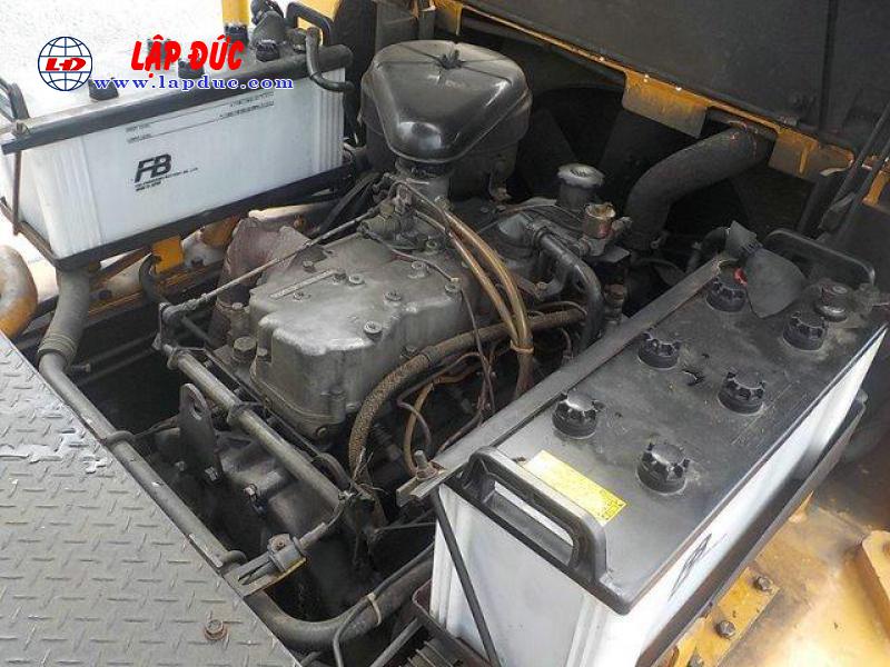 Xe nâng KOMATSU máy dầu 06 tấn FD60-2 # 10105 giá rẻ