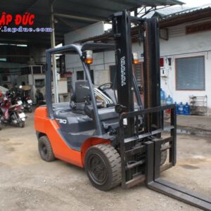 Xe Nâng 3 tấn máy Dầu TOYOTA 8FD30 # 32685
