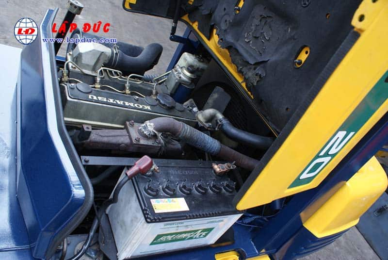 Xe nâng 2 tấn máy dầu KOMATSU FD20-11 # 461369 giá rẻ
