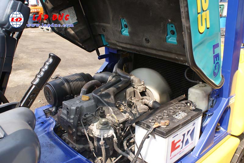 Xe Nâng Dầu 2.5 tấn KOMATSU FD25C-12 # 532585