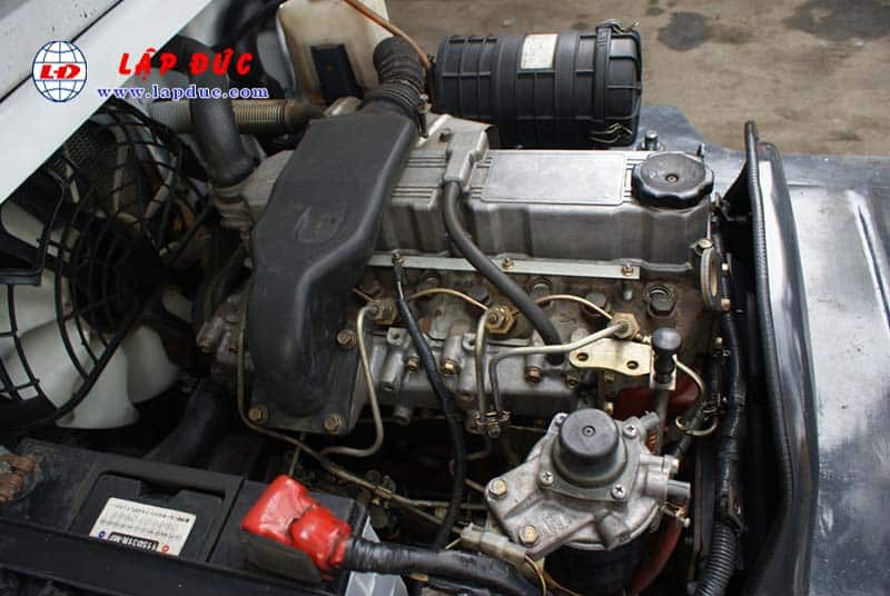 Xe nâng MITSUBISHI máy dầu 2 tấn FD20 #F18B -09137 giá rẻ