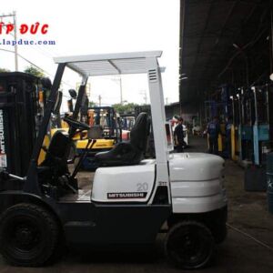 Xe nâng cũ động cơ dầu MITSUBISHI 2 tấn FD20 #F18B -09137 giá rẻ