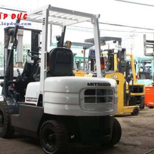 Xe nâng máy dầu cũ MITSUBISHI 2 tấn FD20 #F18B -09137 giá rẻ