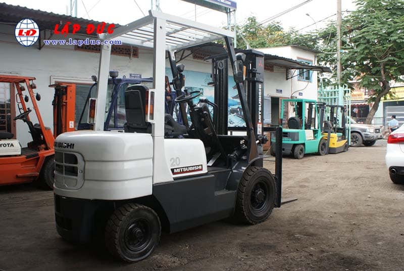 Xe nâng dầu 2 tấn MITSUBISHI FD20 #F18B -09137 giá rẻ