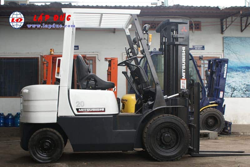 Xe nâng dầu cũ 2 tấn MITSUBISHI FD20 #F18B -09137 giá rẻ