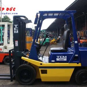 Xe nâng dầu cũ TCM 2 tấn FD20Z2 # 559006386 giá rẻ