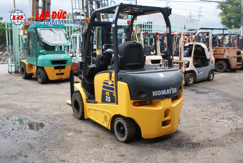 Xe nâng điện ngồi lái KOMATSU 2.5 tấn FB25-12 # 100193