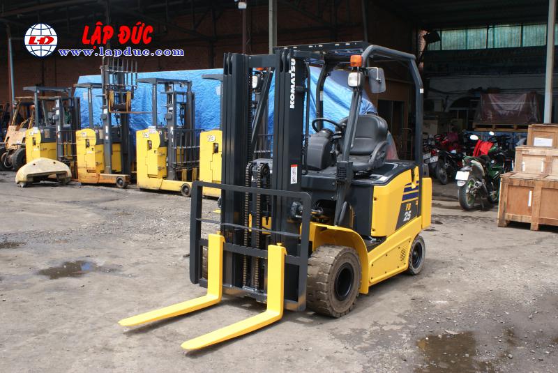 Xe nâng điện ngồi lái 2.5 tấn KOMATSU FB25-12 # 100193