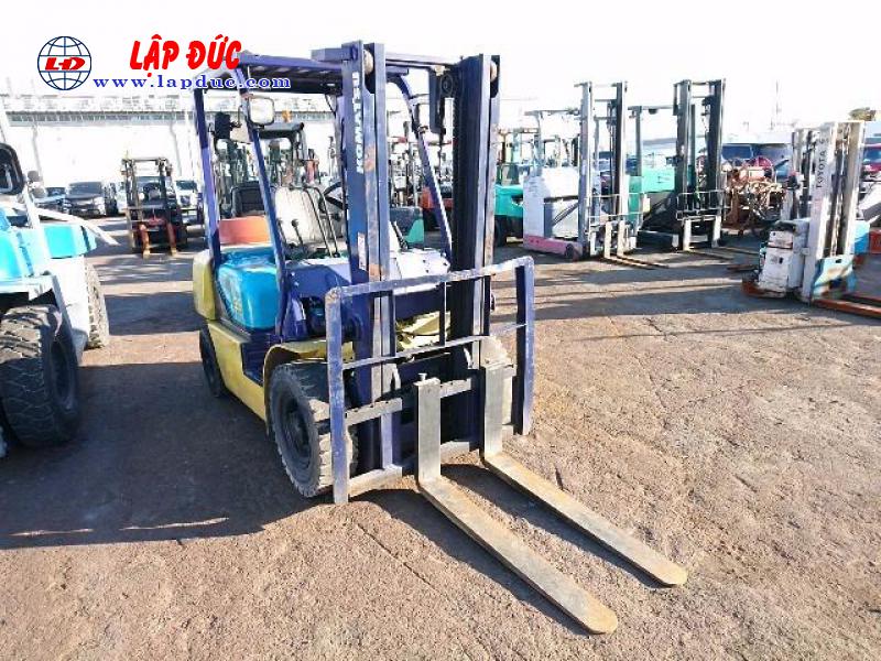 Xe nâng dầu cũ KOMATSU 2.5 tấn FD25C-12 # 515601 giá rẻ