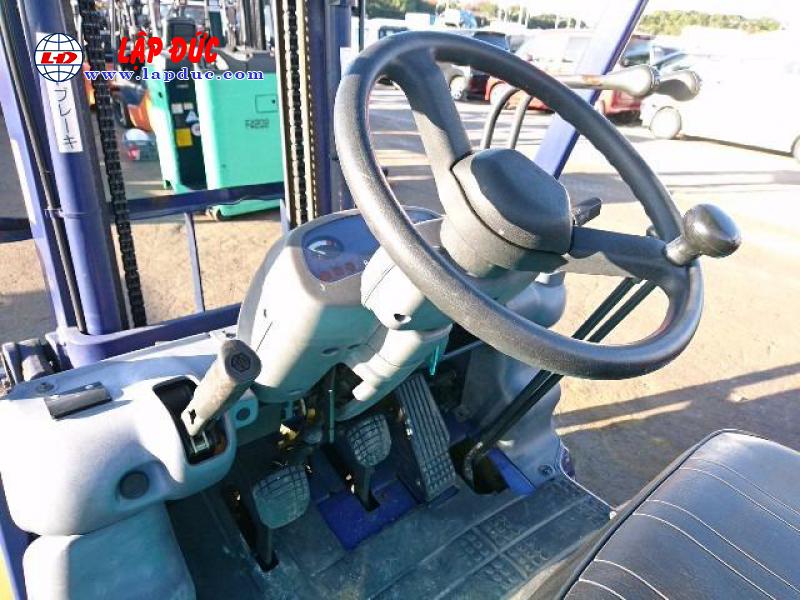 Xe nâng động cơ dầu 2.5 tấn KOMATSU FD25C-12 # 515601 giá rẻ