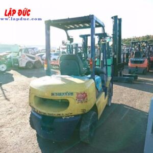 Xe nâng dầu 2.5 tấn KOMATSU FD25C-12 # 515601 giá rẻ