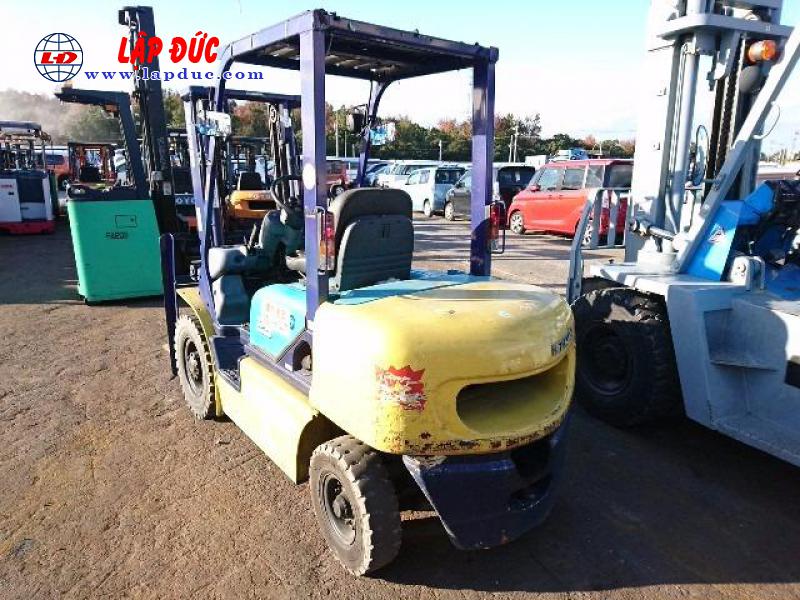 Xe nâng dầu KOMATSU 2.5 tấn FD25C-12 # 515601 giá rẻ