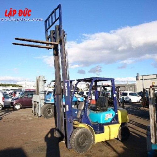 Xe nâng máy dầu cũ KOMATSU 2.5 tấn FD25C-12 # 515601 giá rẻ