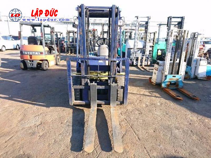 Xe Nâng Dầu 2.5 tấn KOMATSU FD25C-12 # 515601
