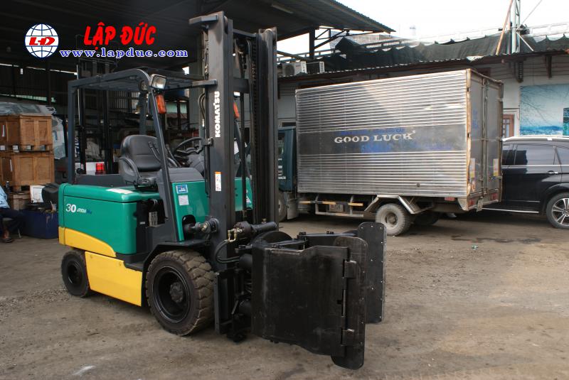 Xe nâng điện ngồi lái KOMATSU 3.0 tấn FB30-11
