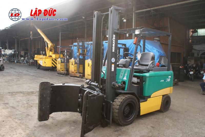 Xe nâng điện ngồi lái KOMATSU 3.0 tấn FB30-11
