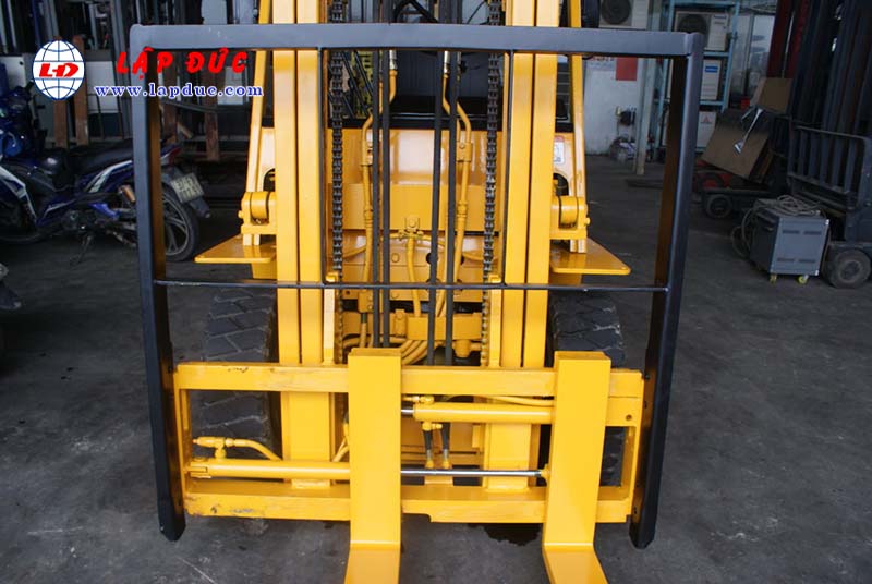 Xe Nâng Dầu 2.5 tấn KOMATSU FD20-10 # 233741