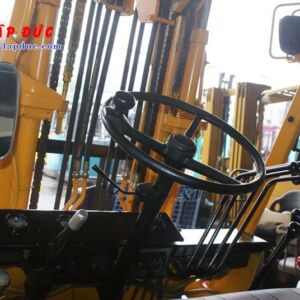 Xe nâng 2 tấn máy dầu KOMATSU FD20-10 # 233741 giá rẻ