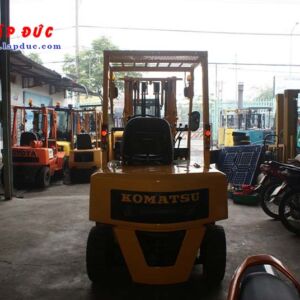 Xe Nâng Dầu 2.5 tấn KOMATSU FD20-10 # 233741