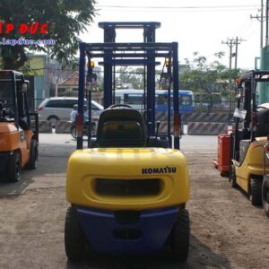 Xe Nâng Dầu 2.5 tấn KOMATSU FD25C-12 # 532585