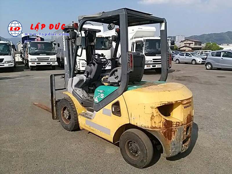Xe Nâng Dầu 2.5 tấn KOMATSU FD25T-16 # 723936