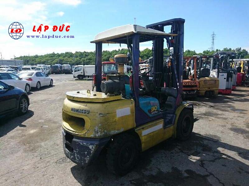 Xe nâng dầu 3 tấn KOMATSU FD30C-14 # 560485 giá rẻ