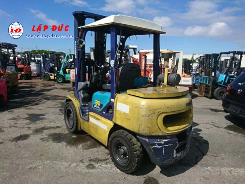 Xe nâng dầu 3 tấn KOMATSU FD30C-14 # 560485 giá rẻ