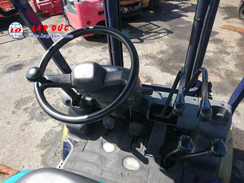 Xe nâng máy dầu cũ KOMATSU 3 tấn FD30C-14 # 560485 giá rẻ