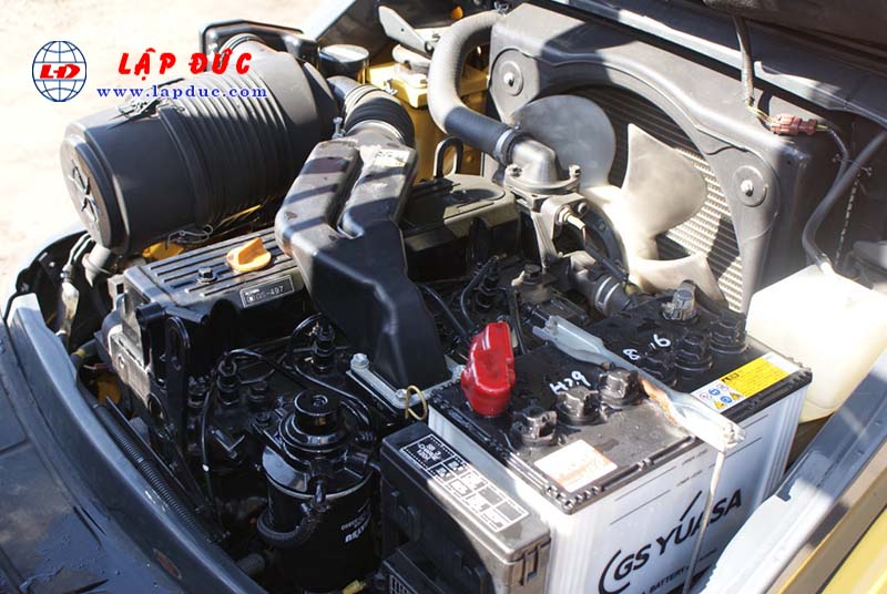 Xe nâng 3 tấn dầu KOMATSU FD30C-17 # 322470 giá rẻ