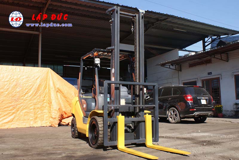 Xe Nâng Dầu 3 tấn KOMATSU FD30C-17 # 322470