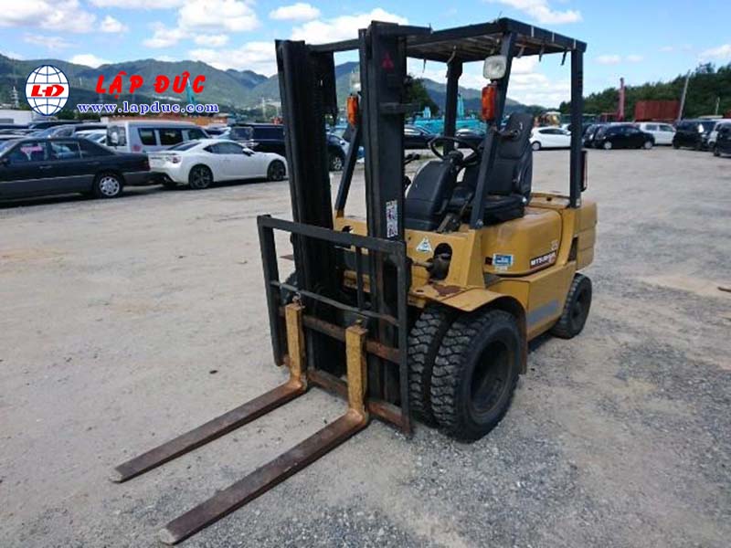 Xe nâng dầu cũ MITSUBISHI 2.5 tấn FD25 # 20440 giá rẻ