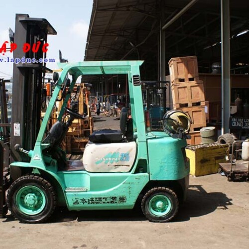 Xe nâng xăng ga cũ 2.5 tấn MITSUBISHI KFG25 # 55046 giá rẻ