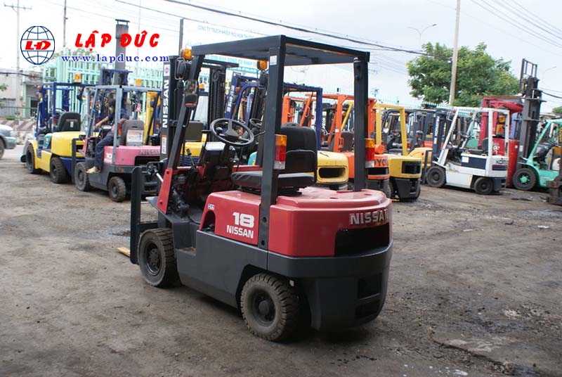 Xe nâng xăng cũ NISSAN 1 tấn NJ01A10# 117591 giá rẻ