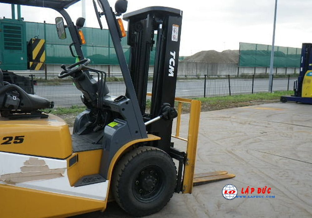 xe nâng xăng - ga 2.5 tấn TCM FG25T6