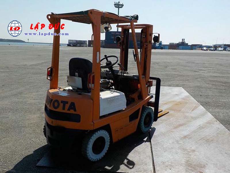 Xe Nâng Dầu 1 tấn TOYOTA 3FD10 # 41353