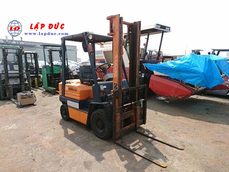 Xe nâng dầu 1.5 tấn TOYOTA 5FD15 #43598 giá rẻ