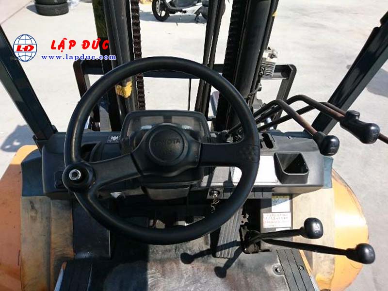 Xe Nâng Dầu 3.5 tấn TOYOTA 7FD35 # 15511