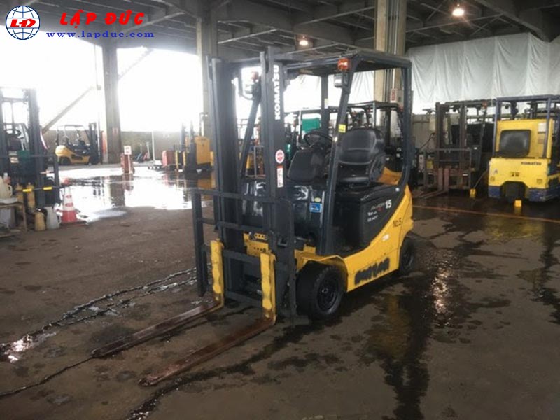 Xe nâng điện ngồi lái KOMATSU 1.5 tấn FB15-12