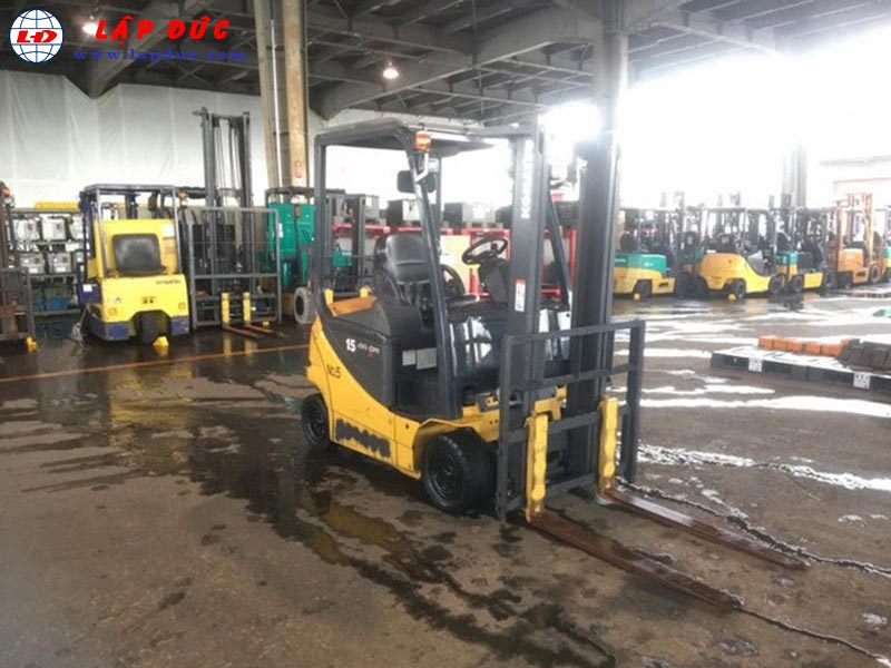 Xe nâng điện KOMATSU ngồi lái 1.5 tấn FB15-12