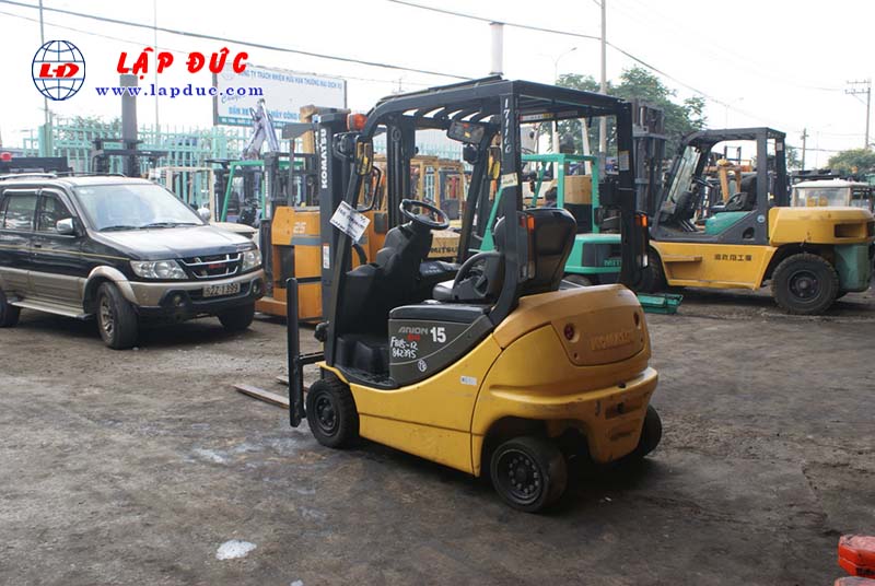 Xe nâng điện ngồi lái cũ 1.5 tấn KOMATSU FB15-12 giá rẻ