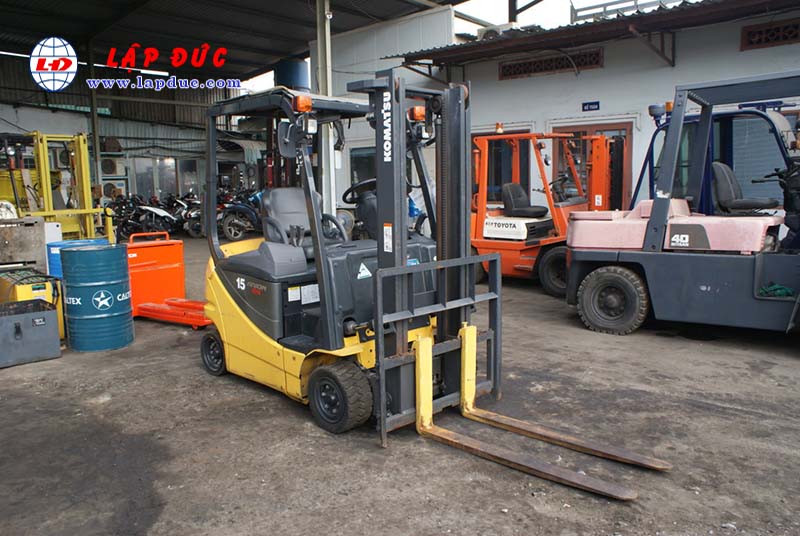 Xe nâng điện ngồi lái 1.5 tấn KOMATSU FB15-12 giá rẻ