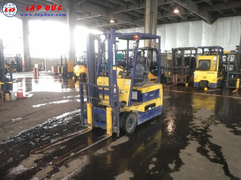 Xe nâng điện ngồi lái 1.5 tấn KOMATSU FB15M-3