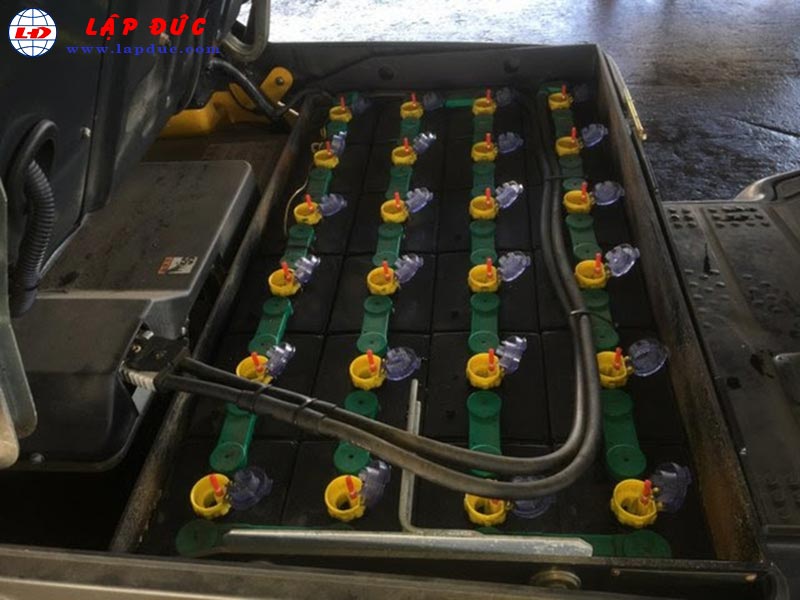 Xe nâng điện ngồi lái 1.8 tấn KOMATSU FB18-12