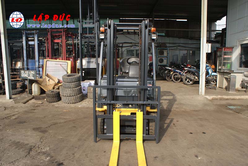 Xe nâng điện ngồi lái KOMATSU 1.8 tấn FB18-12 giá rẻ