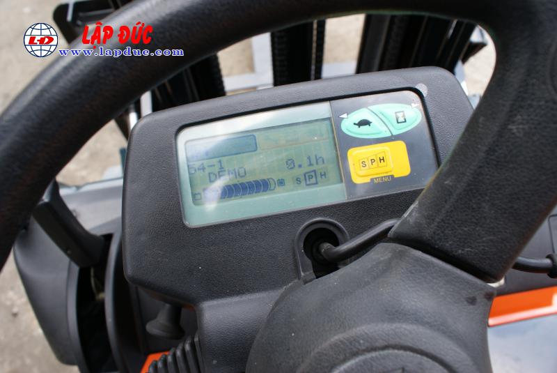 bảng điều khiển xe nâng