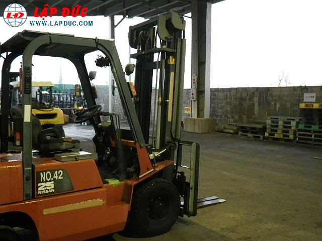 Xe nâng xăng ga 2 tấn NISSAN PJ02 giá rẻ
