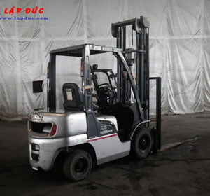 Xe nâng xăng ga 2.5 tấn Nissan PL02