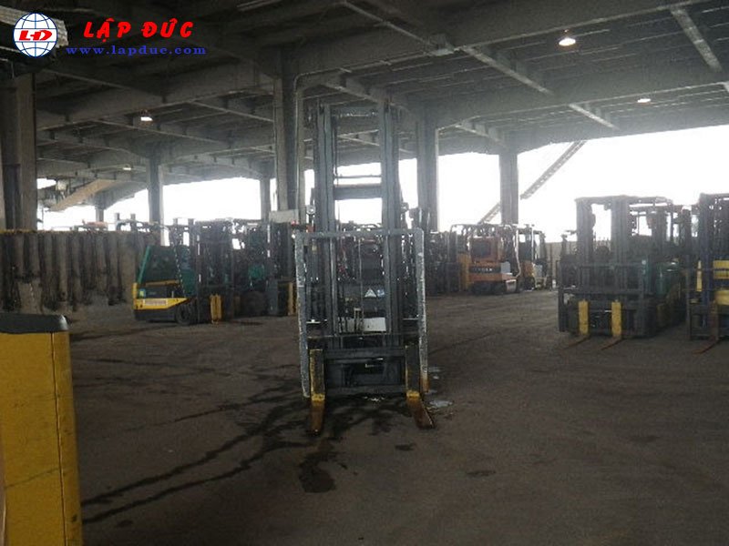 Xe nâng máy xăng - gas NISSAN 2.5 tấn PL02 giá rẻ