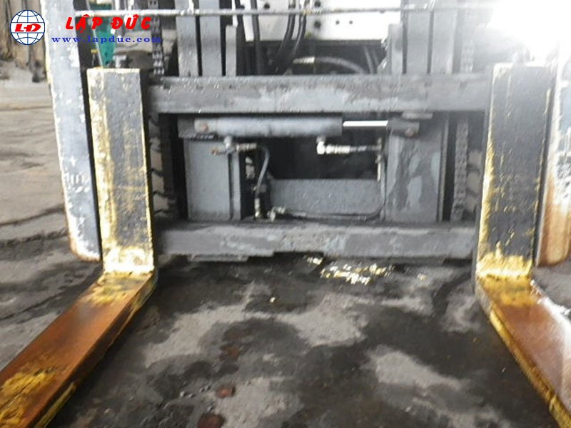 Xe nâng xăng ga 2.5 tấn Nissan PL02